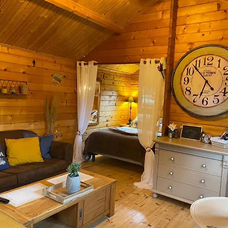 Au Fleuri Chalet Ablon